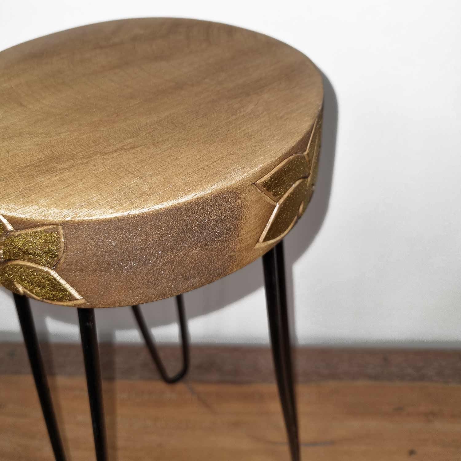 Soporte para plantas de madera — Natural y dorado - Imagen 3